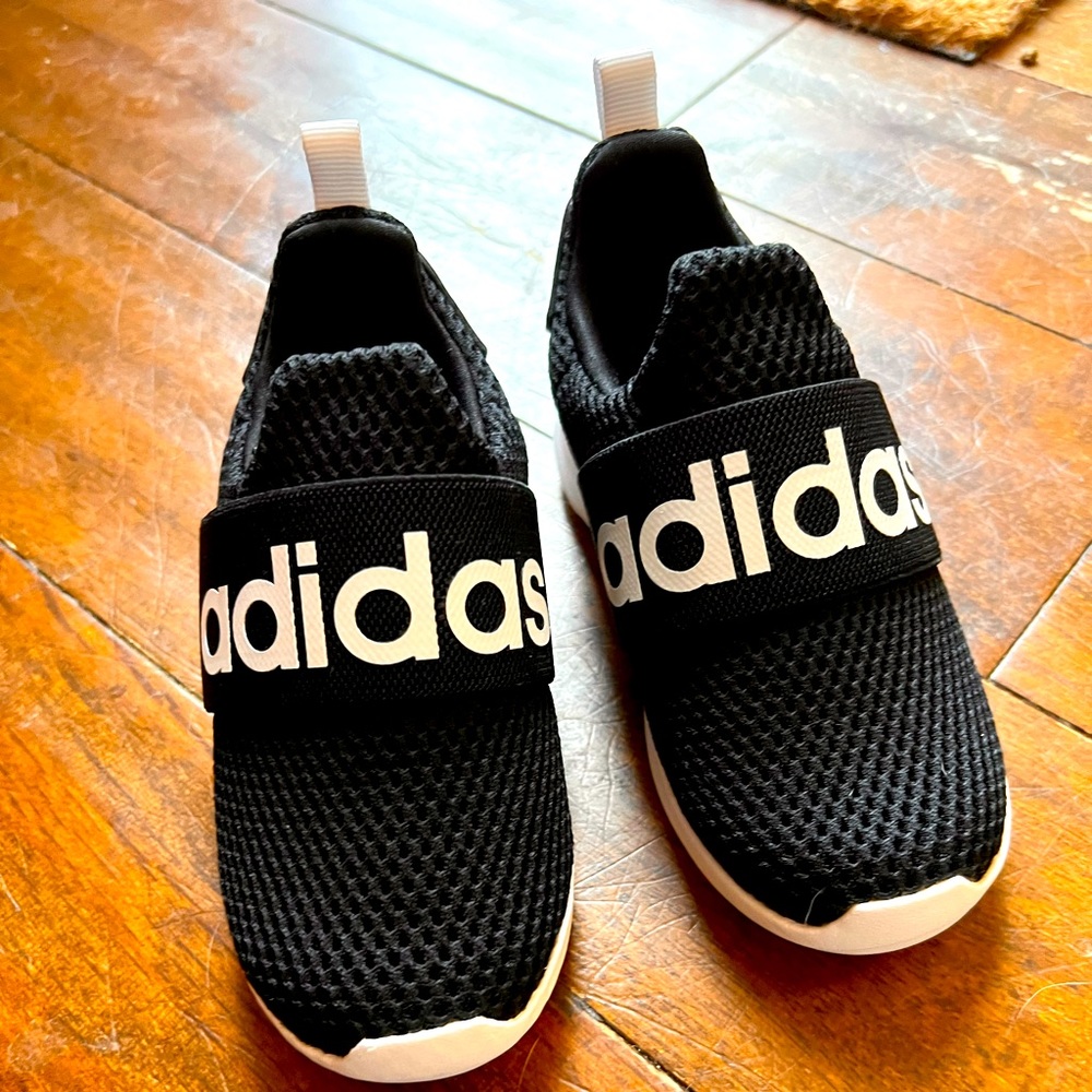 Never worn adidas racer lite.